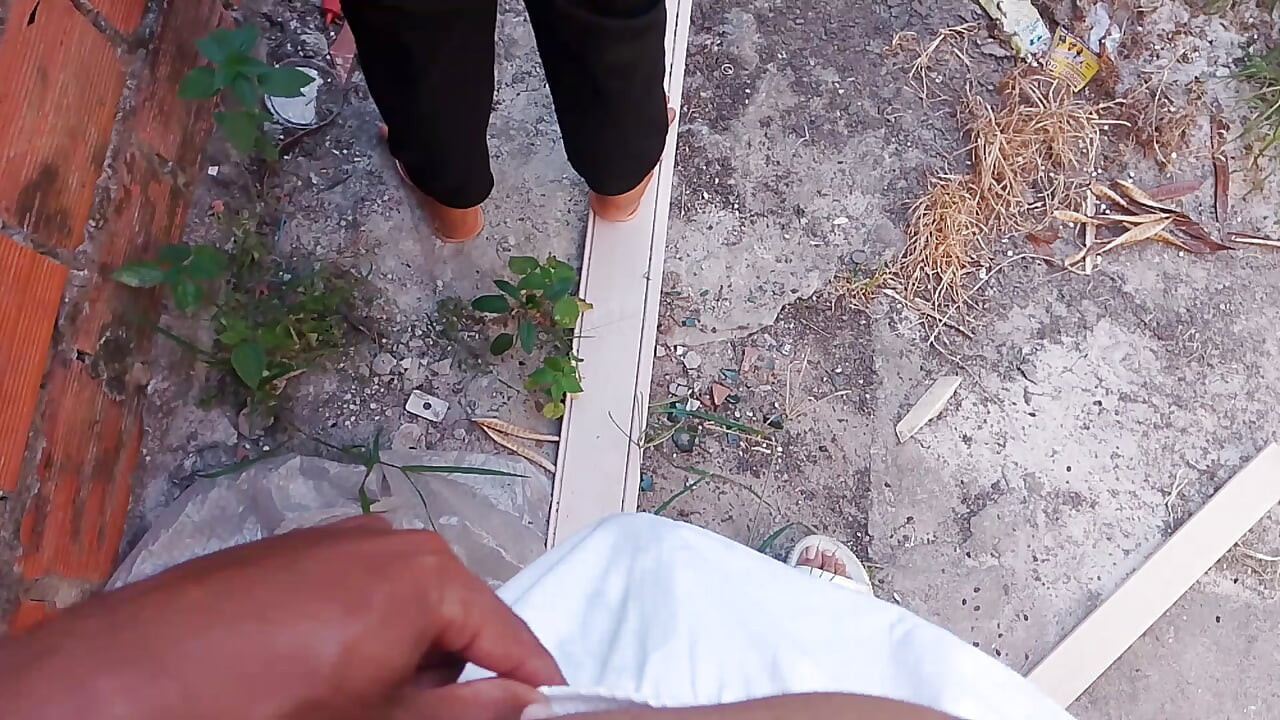 A vizinha antes do trabalho passou aqui