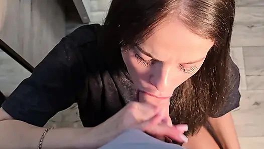 Sepong kontol sampai dalam di depan cermin.