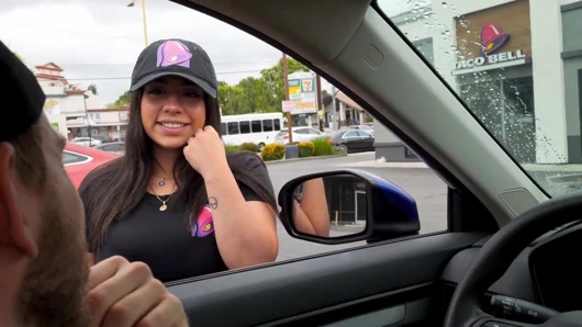 Aku ngajak ngentot cewek nakal taco bell dan ngentot dia di dalam mobilku! Melztube, Steve Rickz