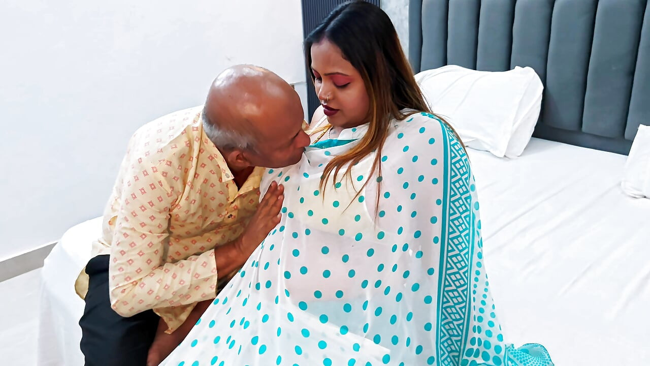 भारतीय बुजुर्ग सौतेले पापा ने अपनी बहू के साथ हार्डकोर सेक्स किया वीडियो