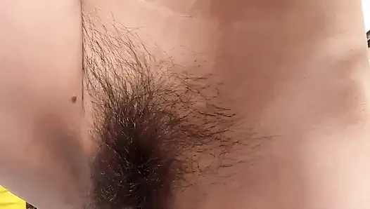 Pissen, Spaß Hana Kann Es Kaum Erwarten, Darauf Zu Pinkeln, Dass Sich so Gut Anfühlt