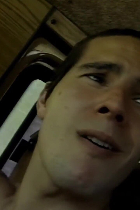 Aç ağız büyük bir yutuyor