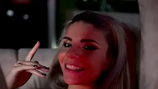 Alexa creeds spermafressenden cuck! Sie wissen, wie sehr Sie das Chaos reinigen wollen!