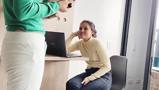 Saya mengikuti mantan lesbian saya di apartemen barunya!!