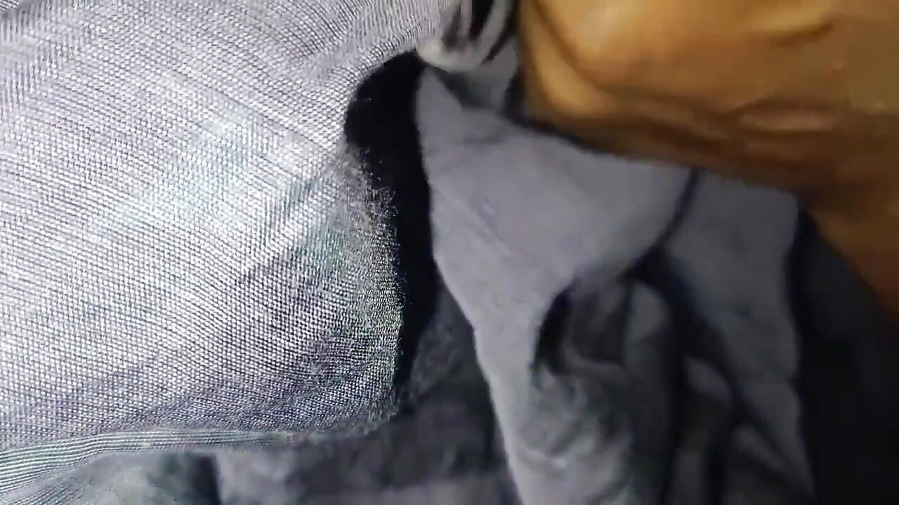 ghar par meri bahan ki dost, seksi sundar larki glori kha rahi hai choot - queen4desi