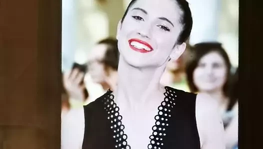 lodovica comello üzerinde boşalmak