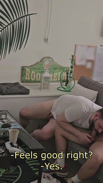 Zapanjujući trenutak iz "Moj hetero prijatelj "Chris" (koji me prije uhvatio kako drkam) pita me za zadnji put i iznenadi me"