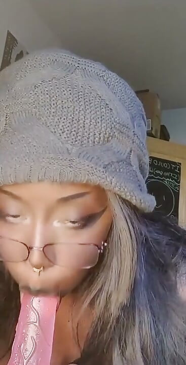 Když přemýšlím o tom, že si nechám stříkat dildo