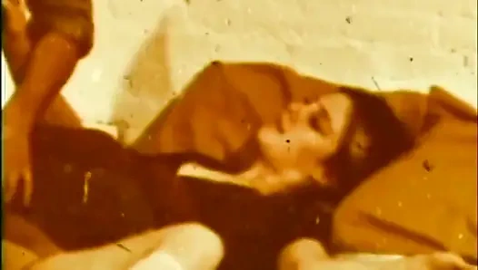 Cewek nakal ini dientot habis-habisan sama kontol raksasa