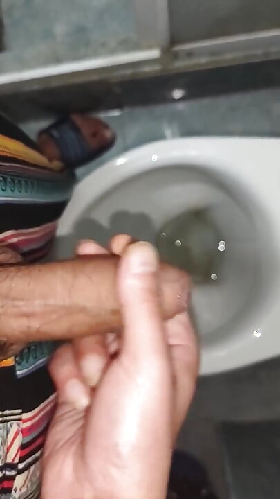 Beautiful Twink Jerks off in a Toilet
