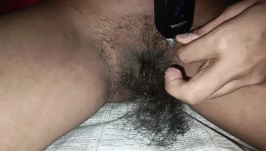 Remove The Pussy Hair of My Girl friend , Trimmed Pussy Hair