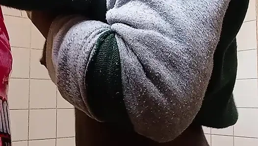 Housemaid fuck her self while she is cleaning