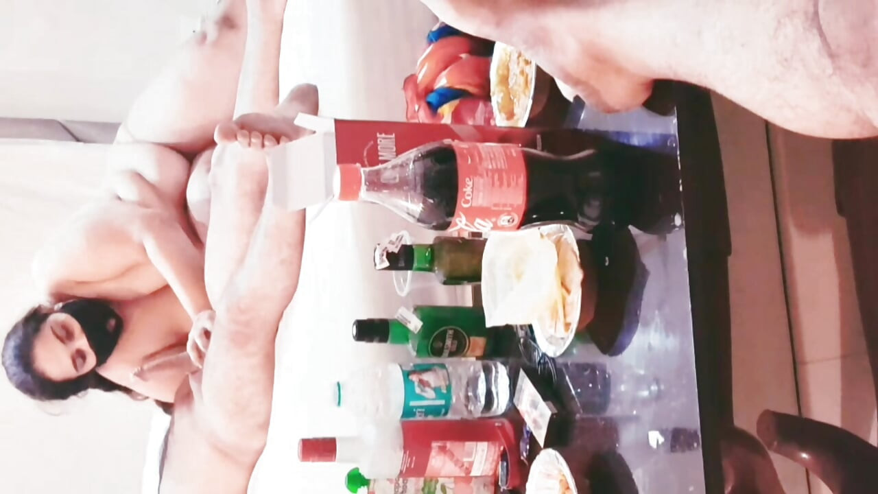 pati kai samne biwe ki chudai