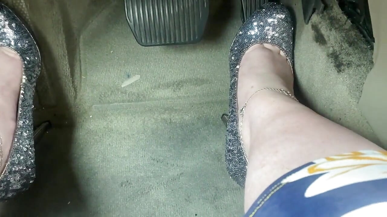 Pedal Pumping in 5 in Heels