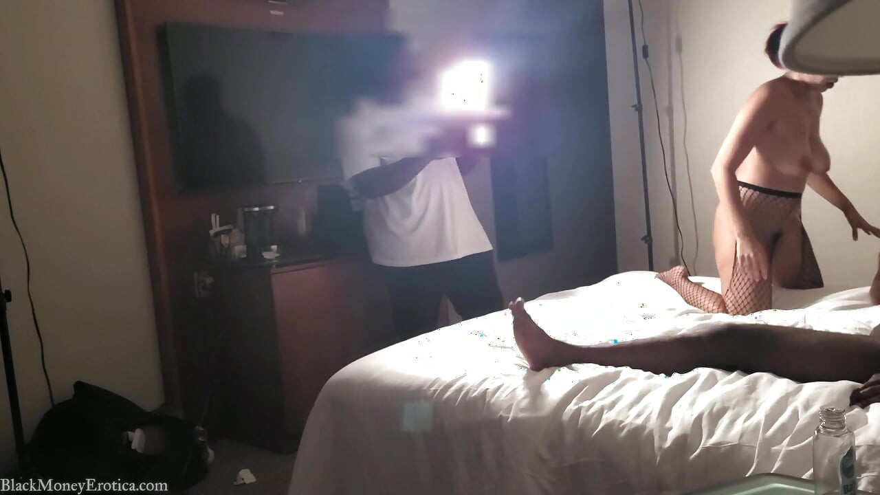 Behind the Scenes: Arab Babe Roxie Sinner Takes on Monster BBC