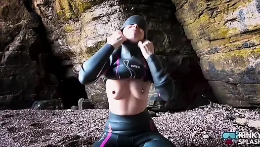 Wetsuit menggoda cewek dengan kain sari karet di gua pribadinya