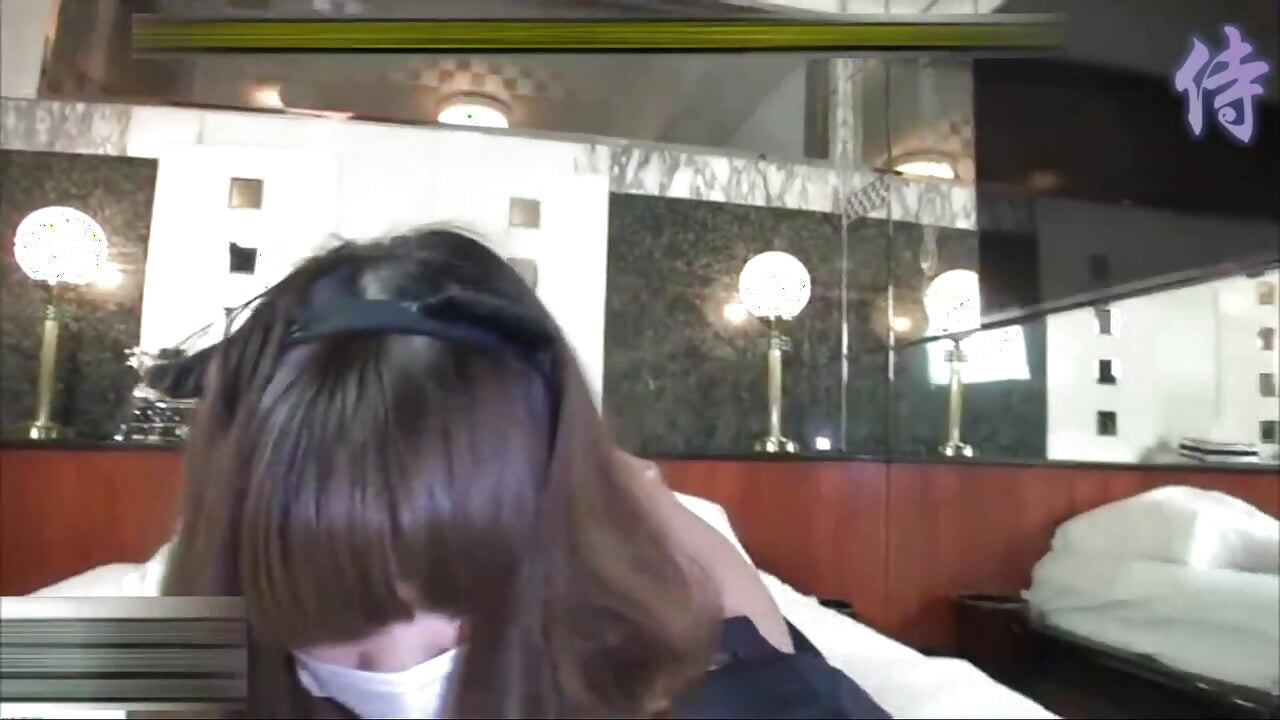 Curve asiatice excitate hentai 127