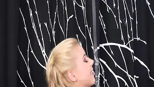 Hamile Lezbiyen Tutkusu Ve Sarışın Sert Sikişiyor