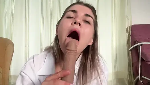 Школьницу Irl трахнули учительницу