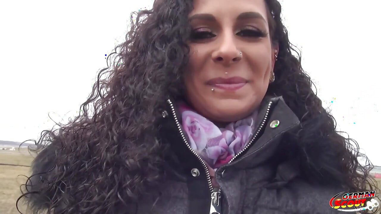 jarman skaut - Mara Martinez gand chudaee