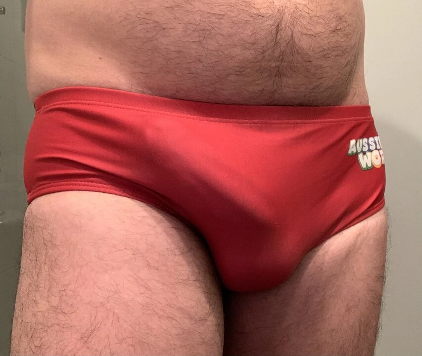 Crémage d'un speedo rouge