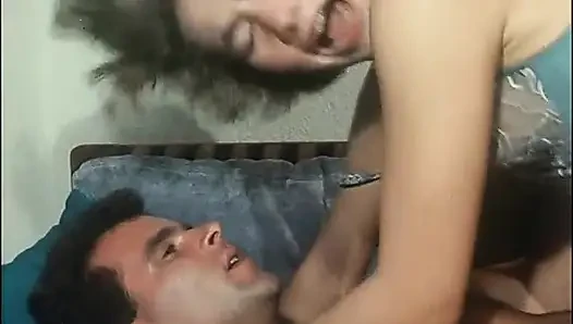 Üç seksi kız sert yarak alıyor