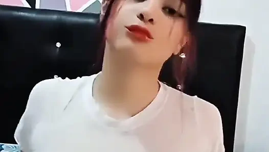 Aktris bokep nyepong kontol luar biasa sama ayah tirinya (rekaman seks asli)