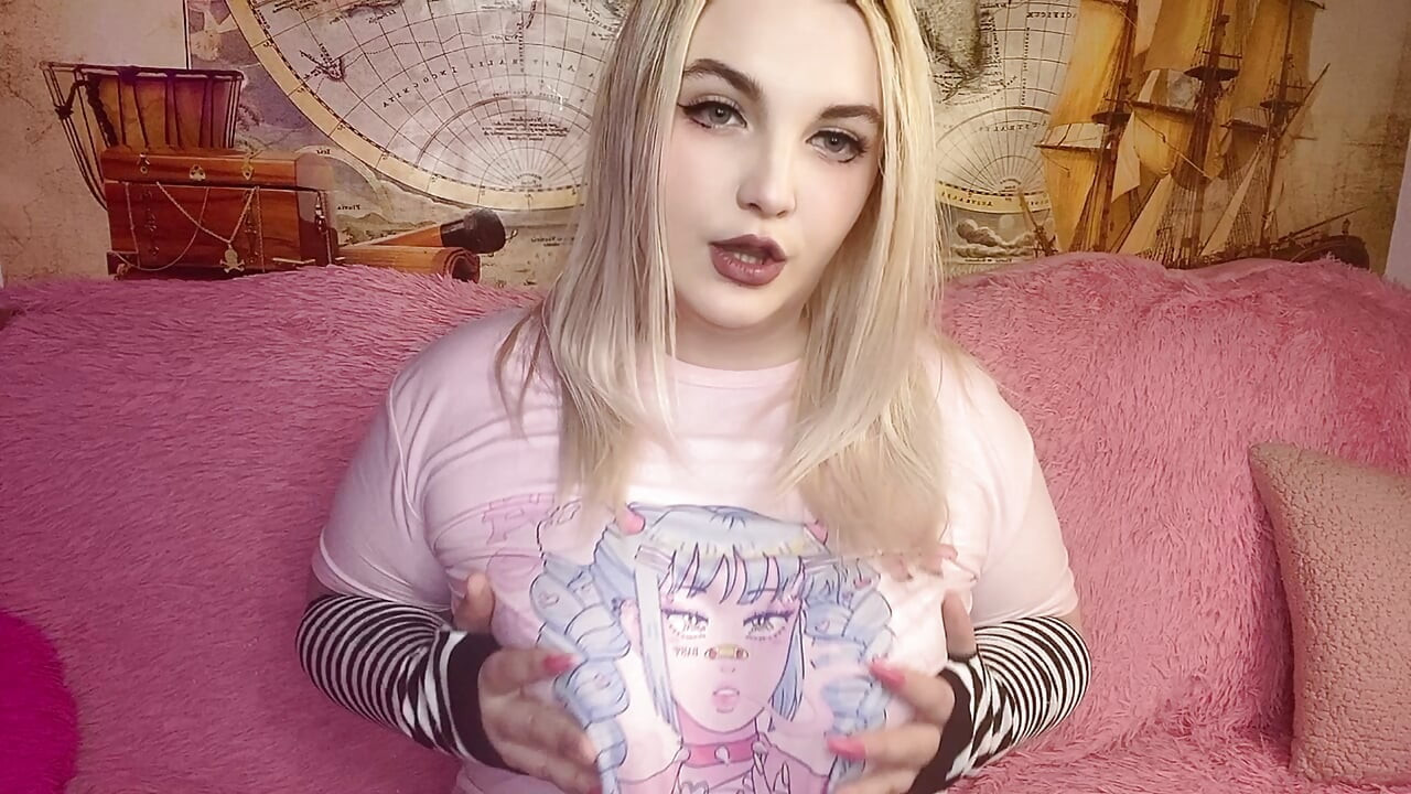 Blonde Beauty doing full service. Get your cock ready!
