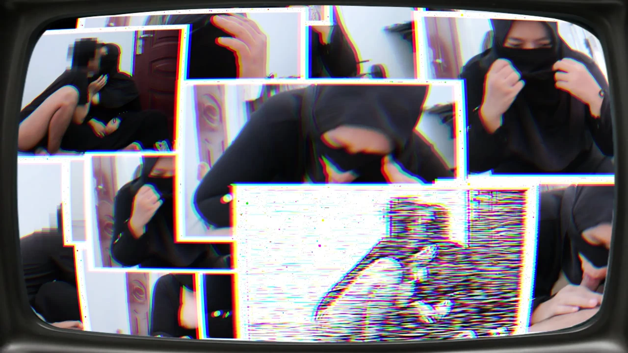 亚洲 Niqab 女孩尽最大努力吮吸邻居的鸡巴 - Minokiiko