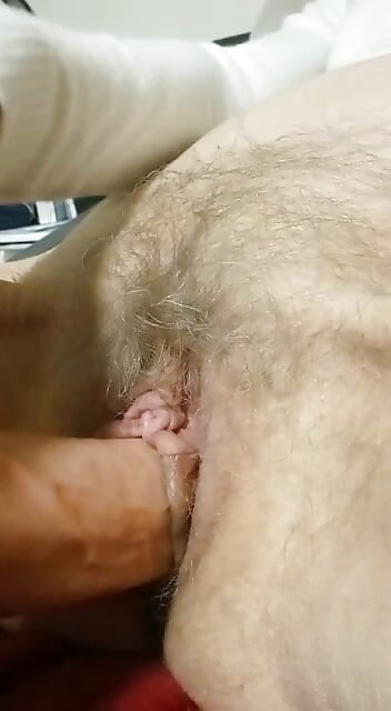 Me a solas en casa y haciendo un video para mi esposo en el hotel