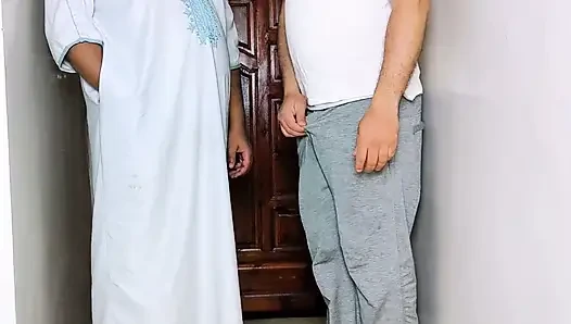 Ägyptischer: 2 freunde haben sex mit der ehefrau ihres freundes, während er bei der arbeit war