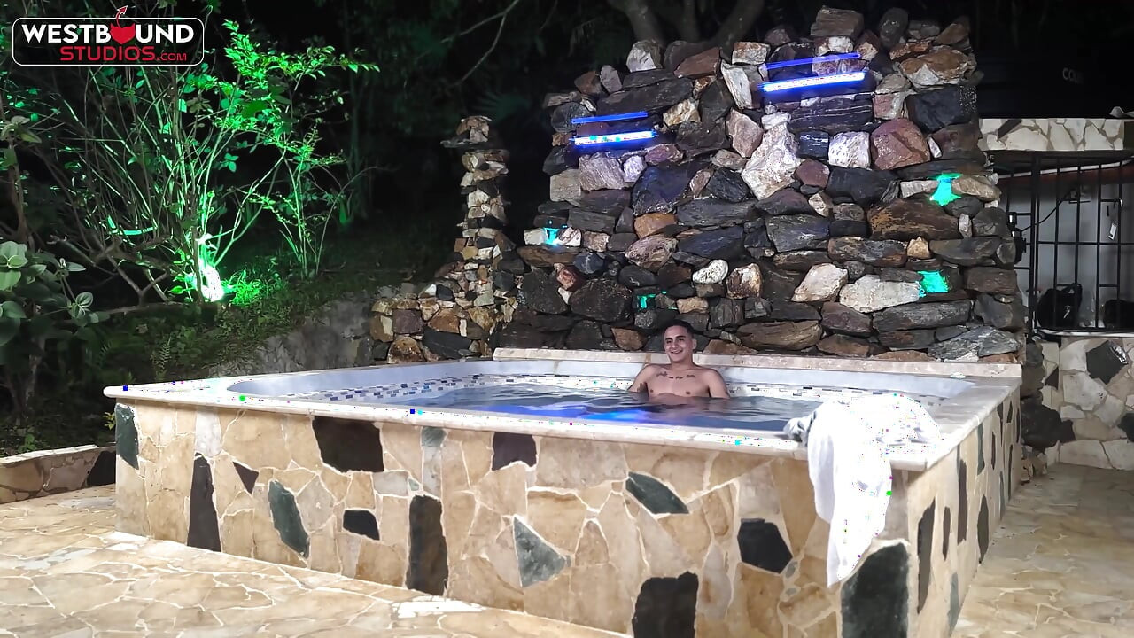 Hendricks Fucked in Jacuzzi Threesome