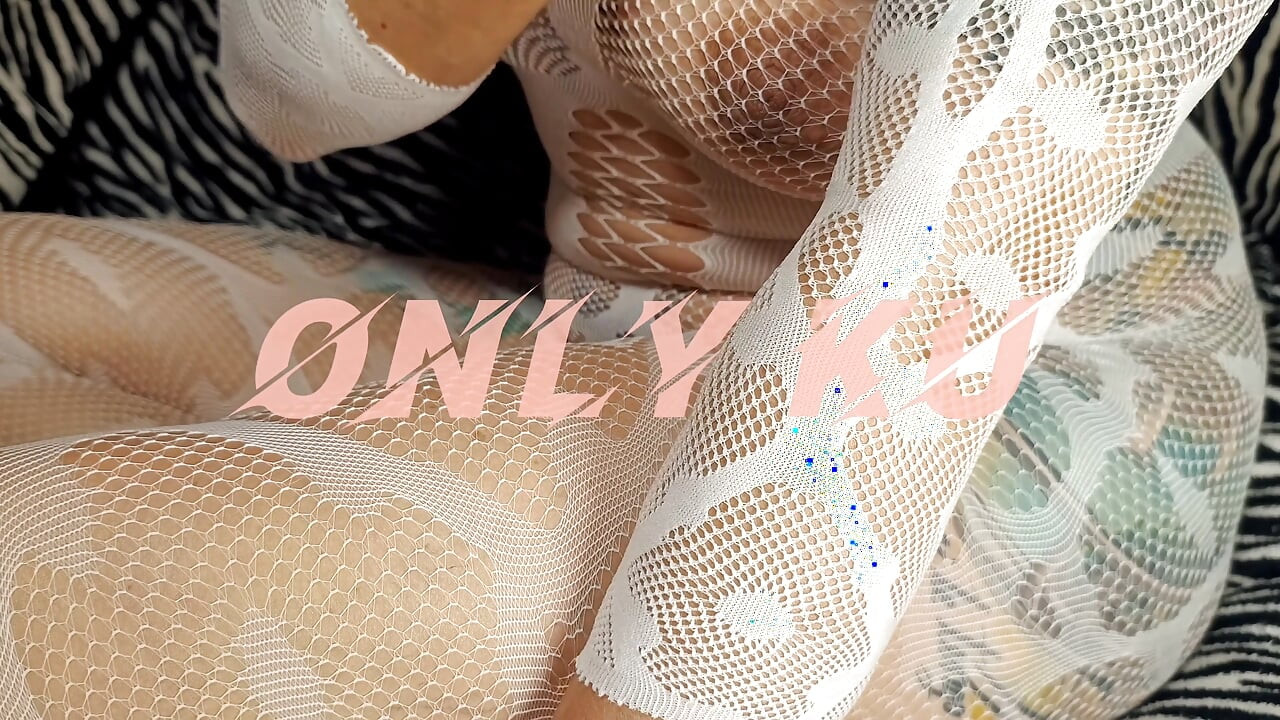 Spectacular Ku in Bed with Her Orgasm Toys, Squirting, Fisting and Her 30 Cm Dildo.