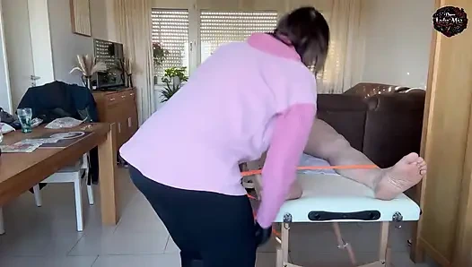 DomLady Mia SlaveOfM Hell of Pain Peitschen CBT und Schwanzstrafe mit Strom und fiesen Klammern - Teil 3