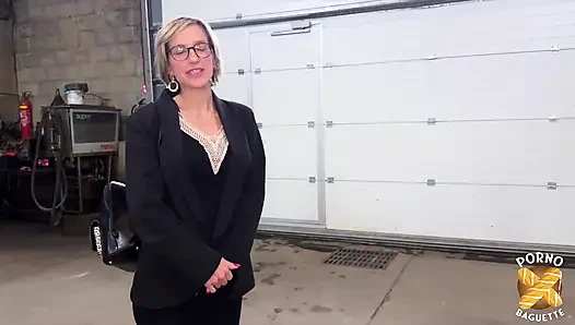 Didine, unglaubliche MILF, wird von zwei schwänzen geknallt