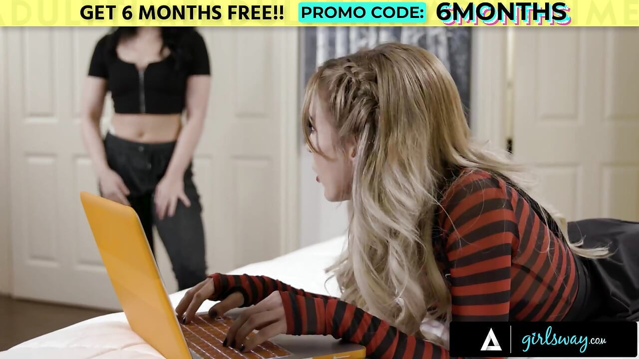 GIRLSWAY - Orgulhosa Whitney Wright seduz petite aiden ashley depois de ouvir que ela não é seu tipo em tudo