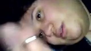 Esmeralda Ozuna guarda un ragazzo che si masturba e lecca il suo cazzo