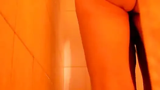 Olgun küvette seks yapıyor