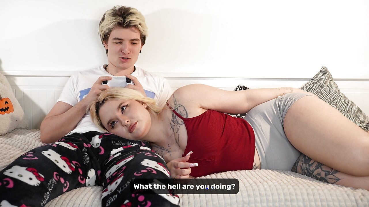 Step-sister Fucked Me so Hard She Almost Broke the Bed
