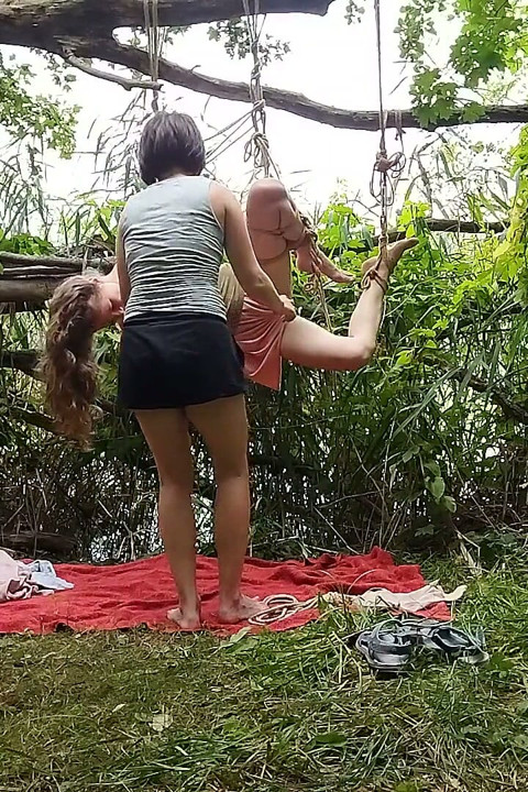 Forest Princess Meet Wankers