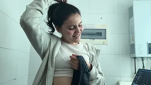 Лесбиянки трахаются в их нижнем белье Calvin Klein