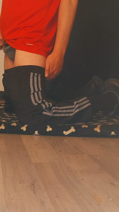 Adidas Tracksuit Boyz | קליפ 1