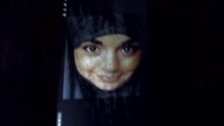 Камшот на лицо в хиджабе и умайма