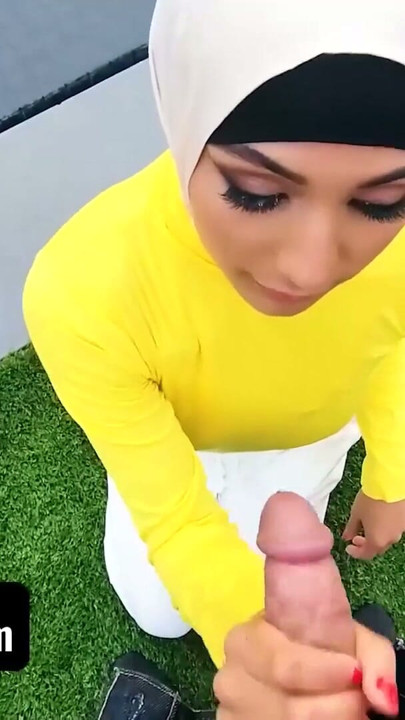 Nina si gadis berhijab dewasa menonton film remaja Amerika dan terobsesi untuk menjadi ratu prom | Klip 2
