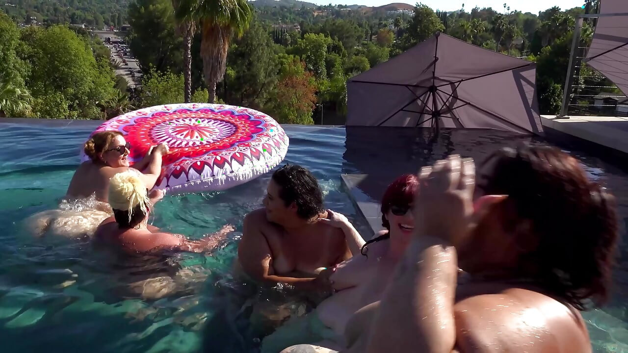 Jeff’s Models Pool Party Orgy
