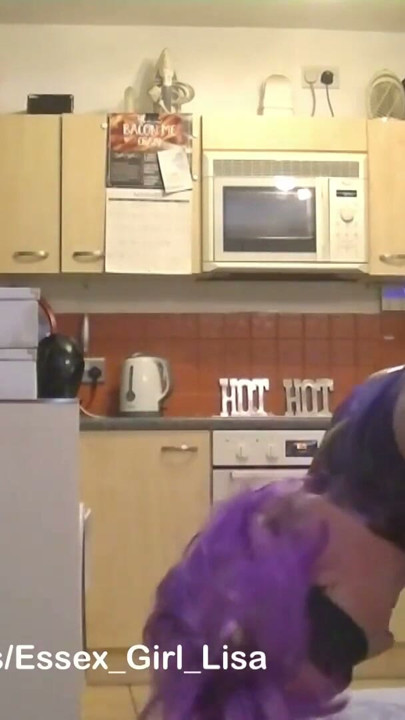 Kick-Ass-Parodie: Der grosse Typ bringt Hit Girl das Schwanzlutschen und Ficken bei | Clip 2
