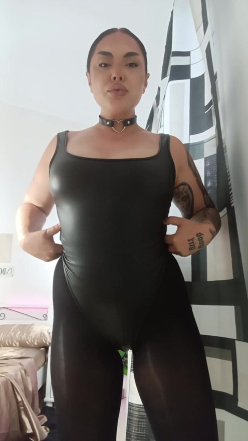 Naughty Step Mom wants to play