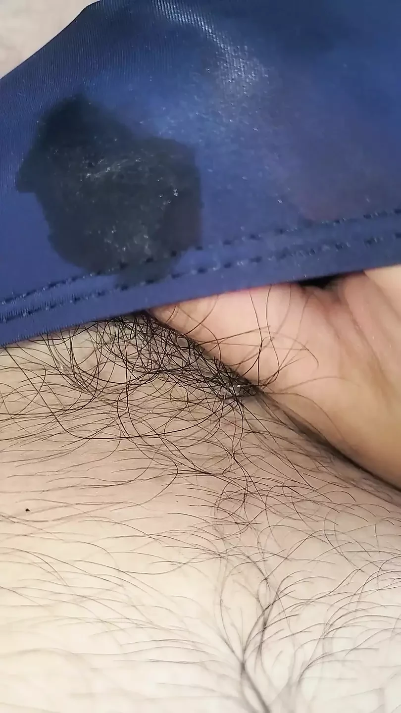 Thick Japanese in bikini starts masturbating and ejaculates in bikini