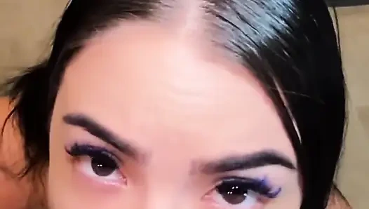 Baldızım Daniela Gomez lezzetli doğal büyük memelere sahip ve bana Kübalı bir elle muamele çekiyor