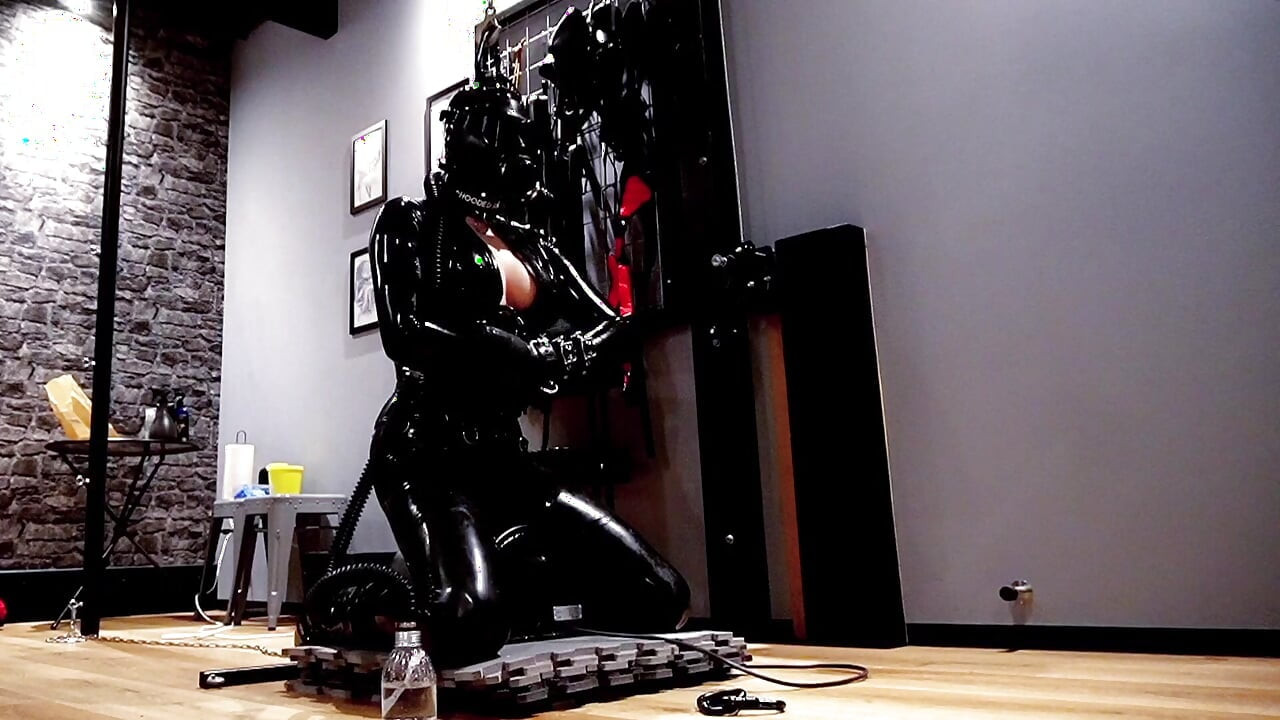 Atado al sybian en una seria auto esclavitud